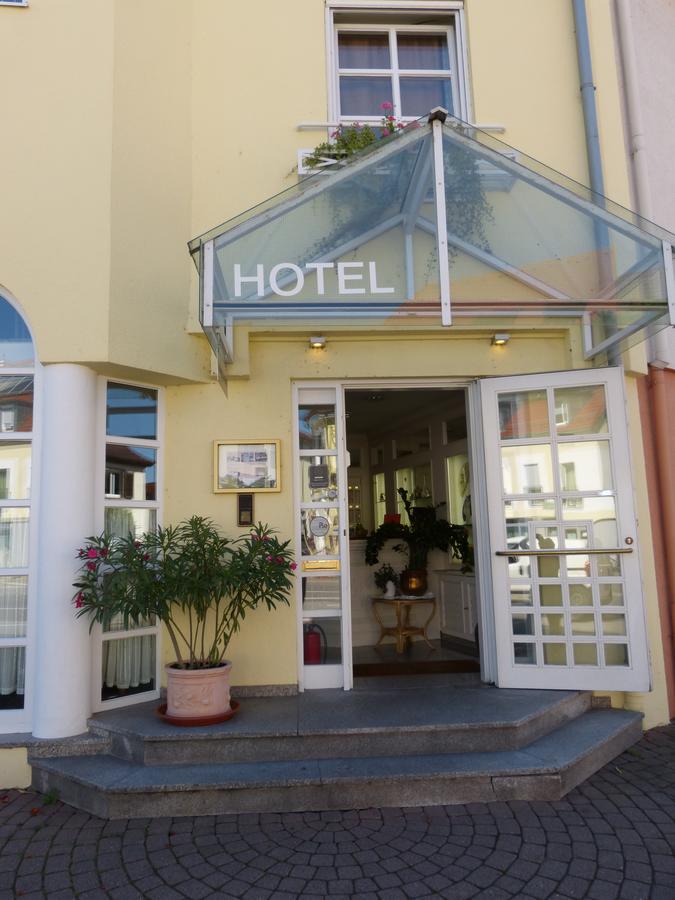 Hotel Am Theater Шветцинген Экстерьер фото